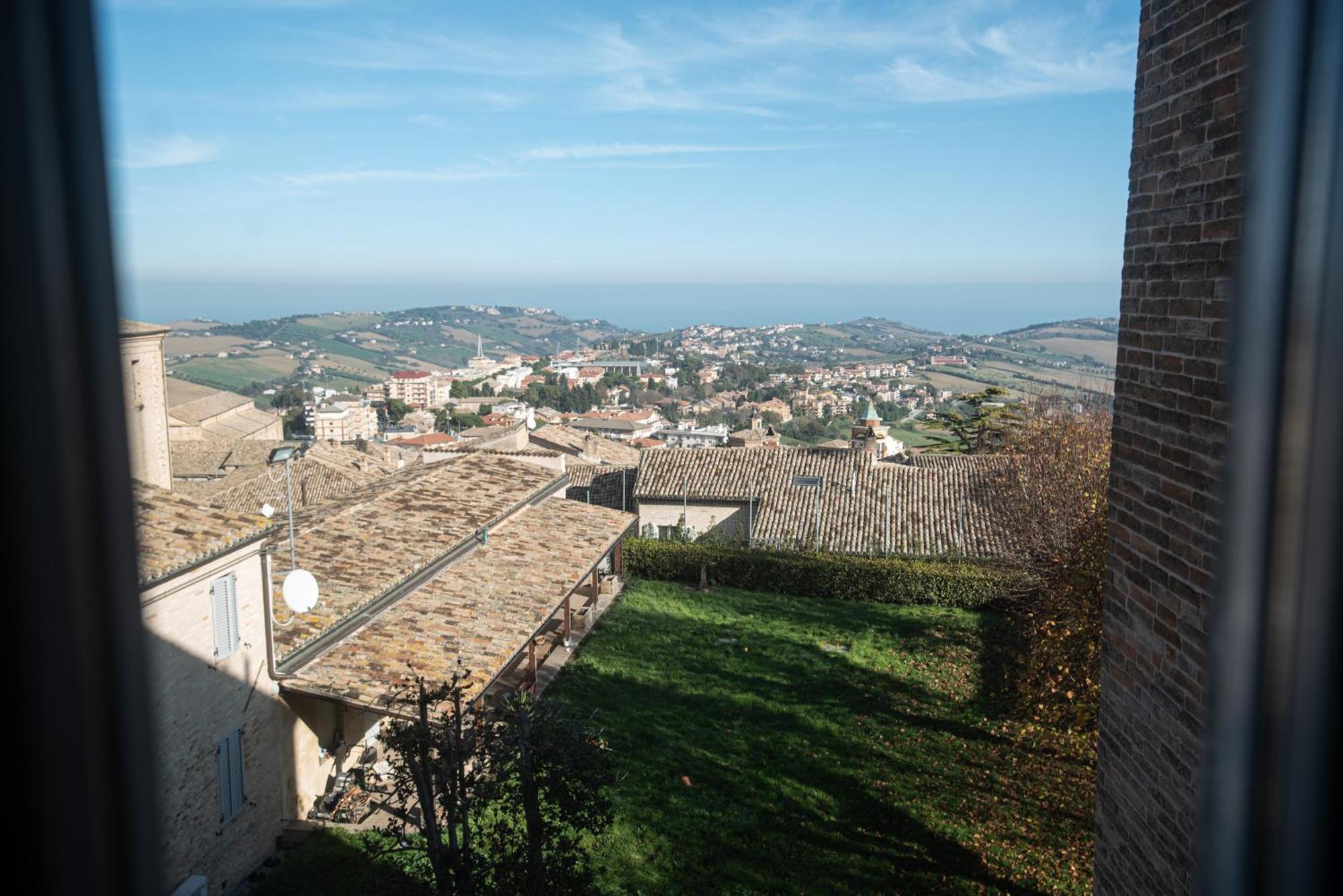 Palazzo Capparucci - Dimora Storica Hotel Fermo Exterior photo